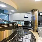 أليف أفينيداس فندق 4*